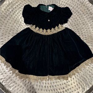 makena Lane size 4 velvet and lace dark green dress